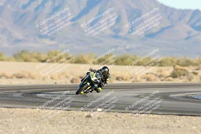 media/Dec-07-2025-CVMA (Sun) [[3e7d2de5dc]]/Race 18-Formula Twins-Formula 40 UL/